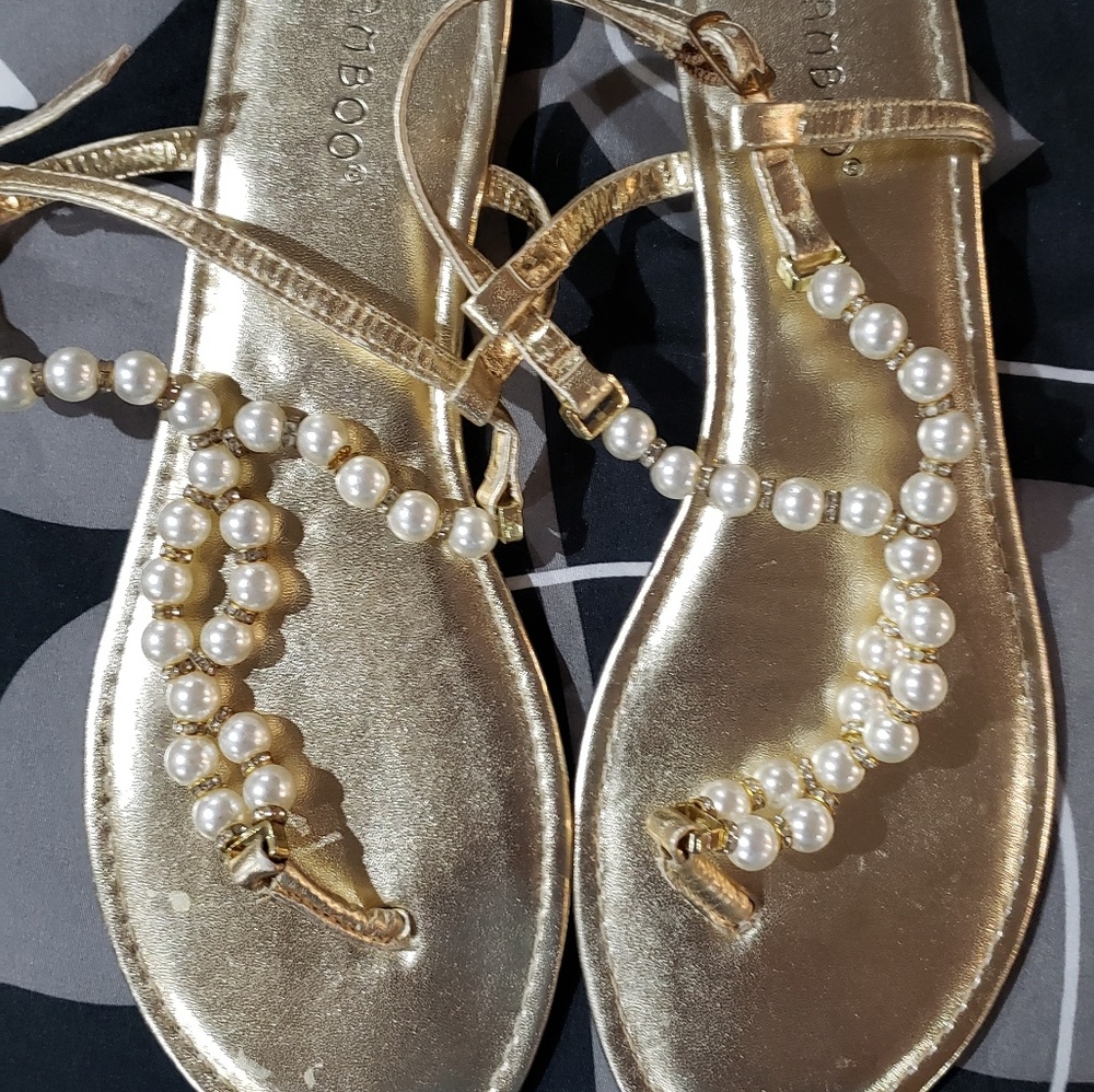 Pearl sandals